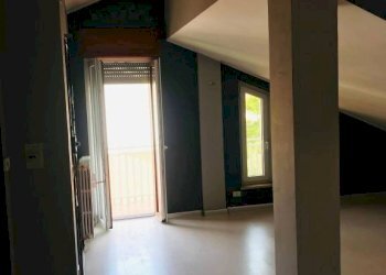 Stanza non arredata - Four-room apartment Nizza Monferrato - photo 2