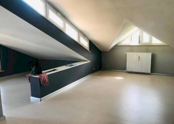 Stanza non arredata - Four-room apartment Nizza Monferrato - photo 4