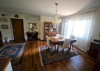 Salone - Villa a Schiera via Minerbio, Roma - foto 10