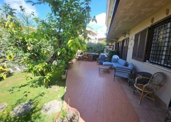 Giardino - Villa a Schiera via Minerbio, Roma - foto 13