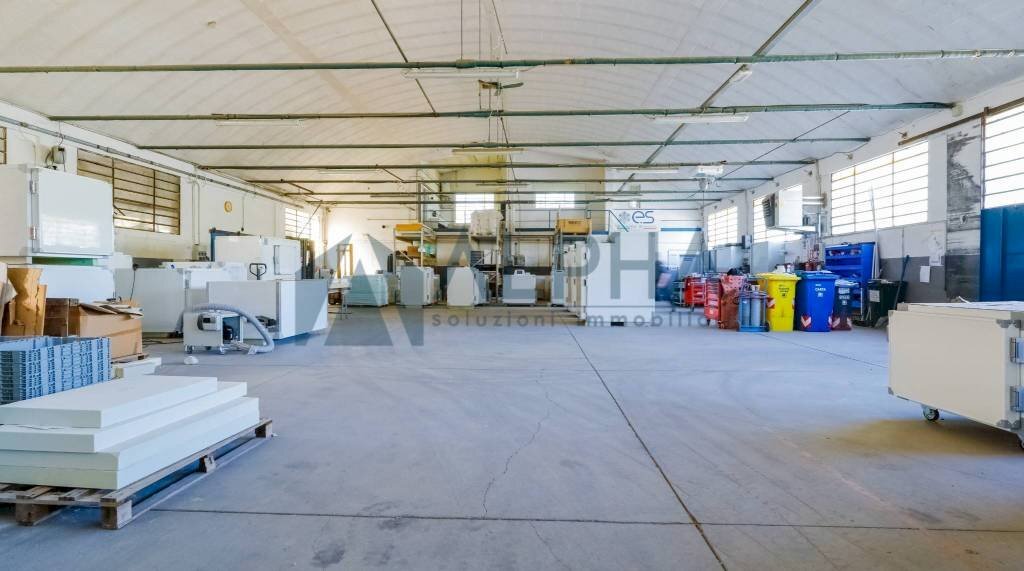 Interno non residenziale - Capannone via Nazionale, Dovadola - foto 1