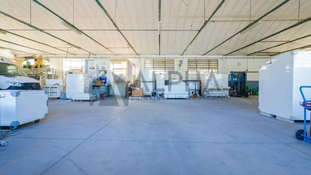 Interno non residenziale - Capannone via Nazionale, Dovadola - foto 2