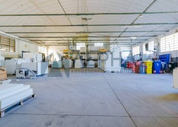 Interno non residenziale - Capannone via Nazionale, Dovadola - foto 1