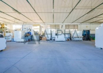 Interno non residenziale - Capannone via Nazionale, Dovadola - foto 2