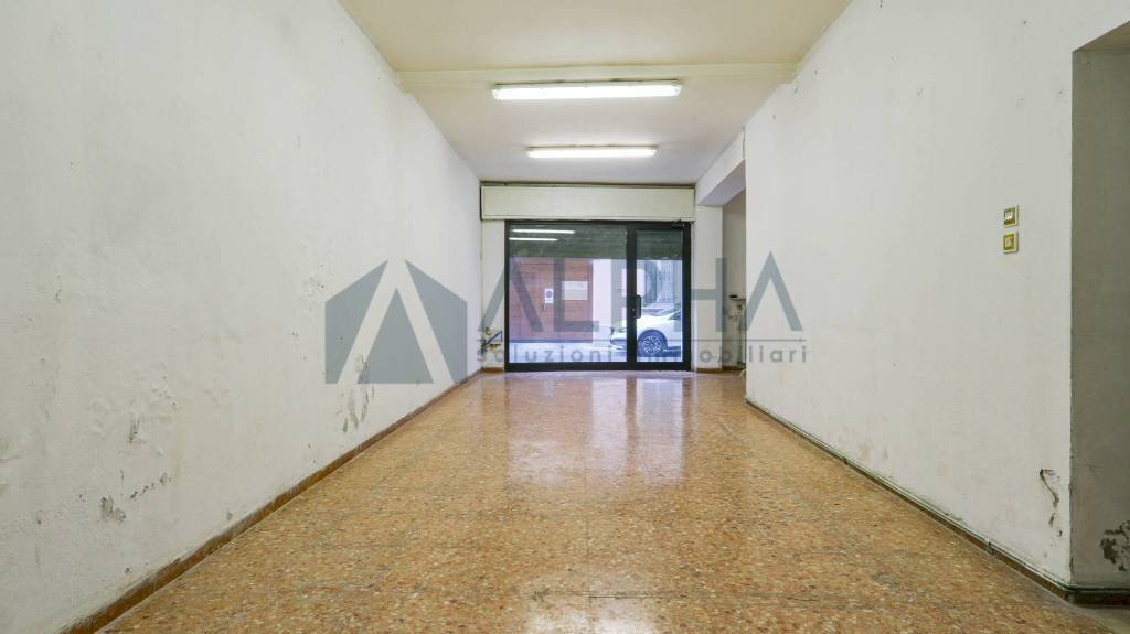 Interno palazzo - Negozio via dei Filergiti, Forlì - foto 1