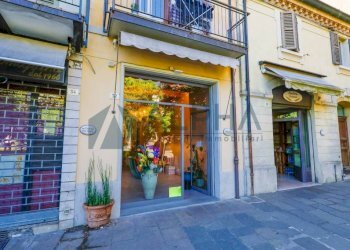 Facciata - Negozio via delle Torri, Forlì - foto 15