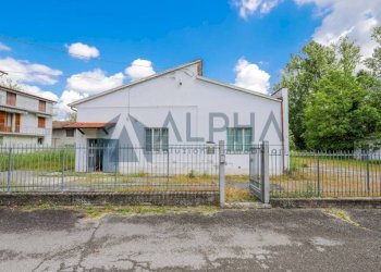 Facciata - Capannone via Vecchianino, Predappio - foto 1