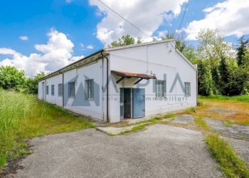 Facciata - Capannone via Vecchianino, Predappio - foto 2