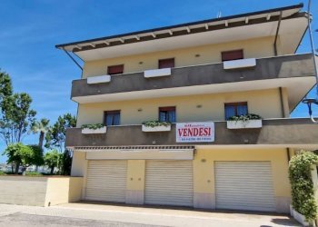 Villa Via Valter Verziere, Montesilvano - foto 1