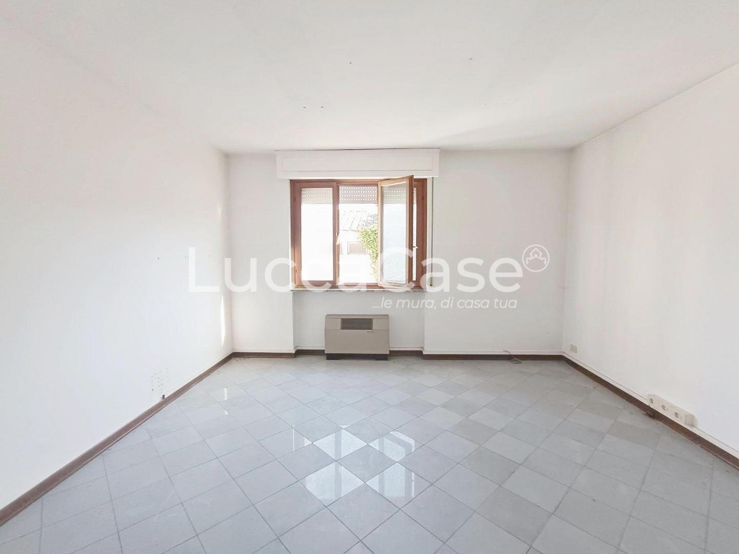 Ufficio Lucca (zona Sant'Anna) - foto 1