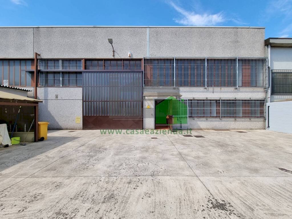 Capannone via Fratelli Bandiera, Carugate - foto 3