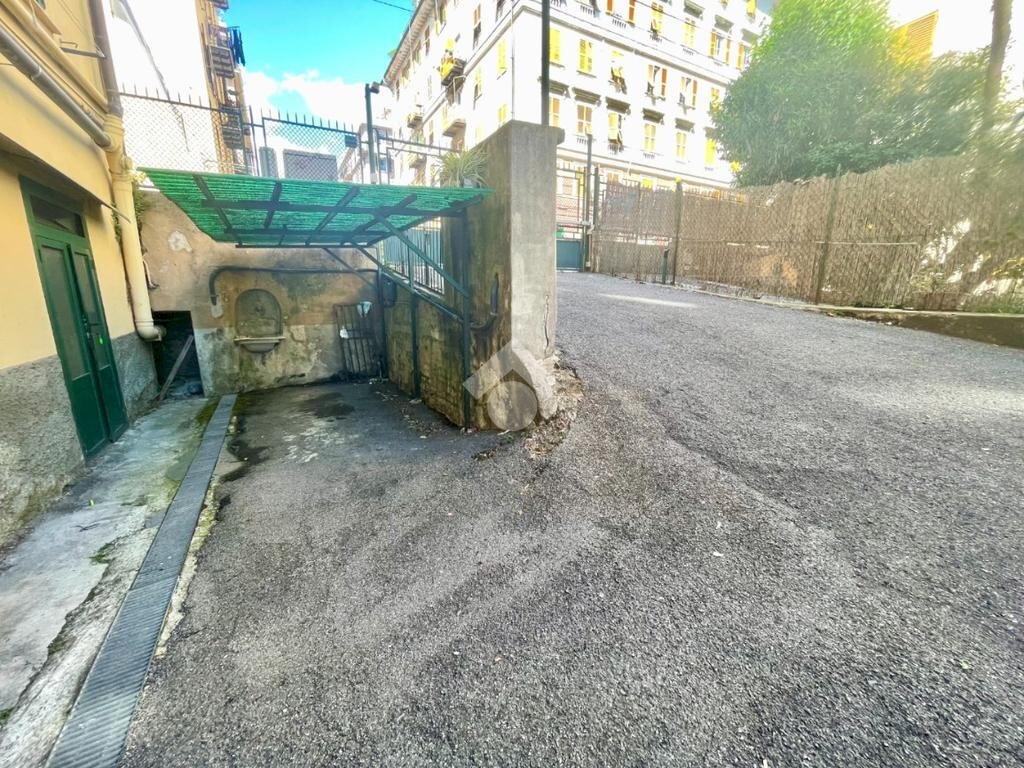 Posto Auto Via Invrea, Genova (zona Foce) - foto 1