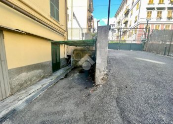 Parking space Via Invrea, Genova (neighborhood Foce) - photo 3