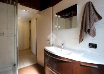 Three-room apartment Via Roma, Garbagnate Milanese - photo 13