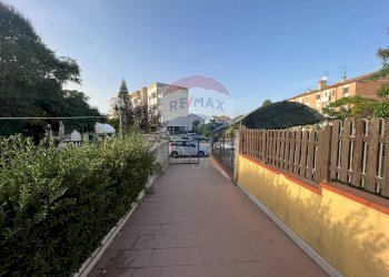 Edificio all\'aperto - Villa a Schiera Bernalda - foto 2