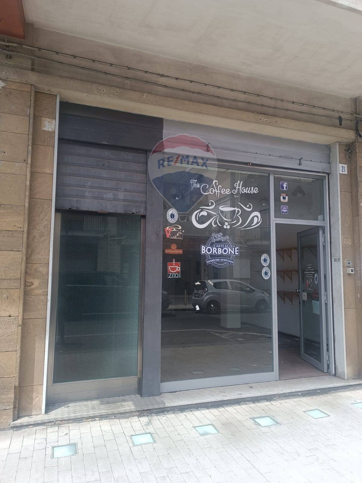 Edificio all\'aperto - Commercial Activity Via Luigi Pirandello
 
21, Sant'Agata Li Battiati - photo 1