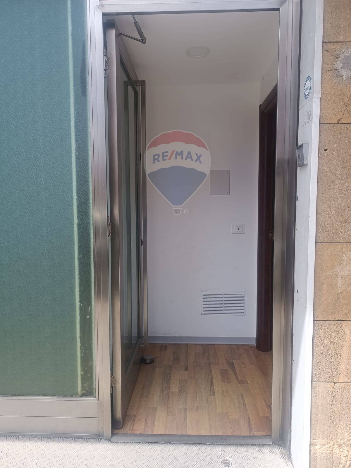 Hall / corridoio - Commercial Activity Via Luigi Pirandello
19, Sant'Agata Li Battiati - photo 2