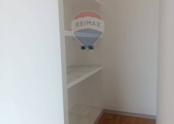 Cabina armadio - Commercial Activity Via Luigi Pirandello
 
19, Sant'Agata Li Battiati - photo 5