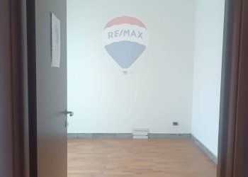 Stanza vuota - Commercial Activity Via Luigi Pirandello
 
19, Sant'Agata Li Battiati - photo 6