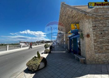 esterno - Locale Commerciale Lungomare Europa
 
18, Vieste - foto 5