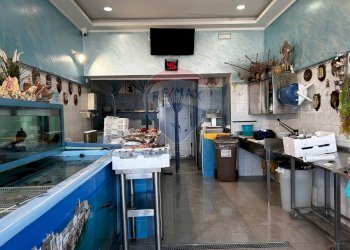 interno - Locale Commerciale Lungomare Europa
 
18, Vieste - foto 6