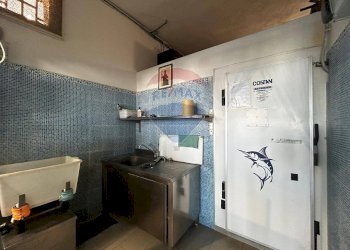 interno - Locale Commerciale Lungomare Europa
 
18, Vieste - foto 7