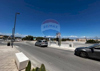 esterno - Locale Commerciale Lungomare Europa
 
18, Vieste - foto 13