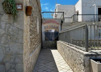 esterno - Locale Commerciale Lungomare Europa
 
18, Vieste - foto 14