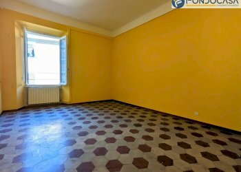 camera matrimoniale - Appartamento Via Beatrice, Massa - foto 15