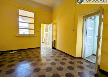 camera matrimoniale 2 - Appartamento Via Beatrice, Massa - foto 18