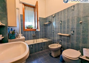 bagno - Appartamento Via Bigioni
 
11, Carrara - foto 11