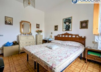 camera matrimoniale - Appartamento Via Bigioni
 
11, Carrara - foto 15