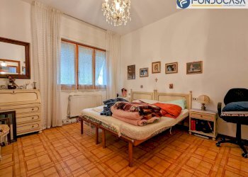 camera matrimoniale 2 - Appartamento Via Bigioni
 
11, Carrara - foto 18