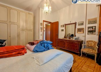 camera matrimoniale 2 - Appartamento Via Bigioni
 
11, Carrara - foto 20