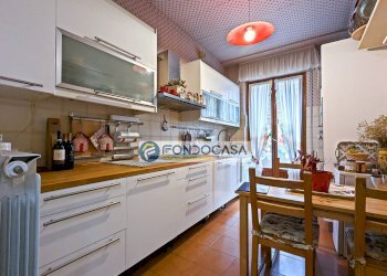 cucina - Appartamento Via Vittorio Veneto
 
3, Massa - foto 4
