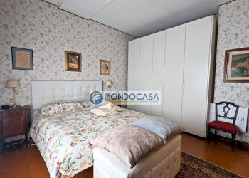 camera matrimoniale 1 - Appartamento Via Vittorio Veneto
 
3, Massa - foto 15