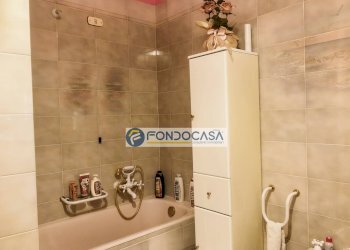 BAGNO PADRONALE - Villa Via Commercio
 
34, Massa - foto 15