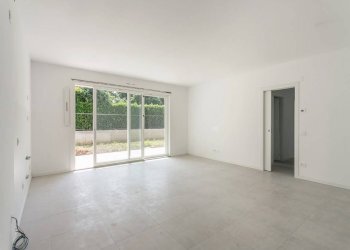 Cucina - Trilocale via Alessandro Tassoni, 1, Scanzorosciate - foto 1