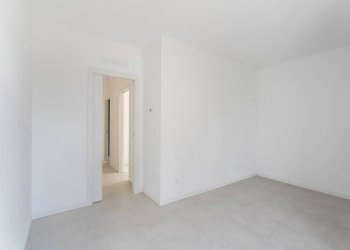 Camera da letto - Three-room apartment via Alessandro Tassoni, 1, Scanzorosciate - photo 4