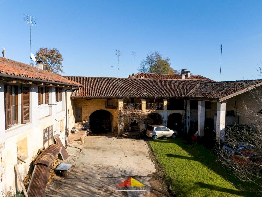 Giardino - Casa indipendente via Maero, 15, Manta - foto 1