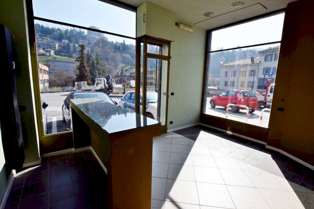 Interno non residenziale - Negozio piazzetta Francesco Perotti, Mondovì - foto 3