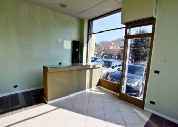 Interno non residenziale - Negozio piazzetta Francesco Perotti, Mondovì - foto 5