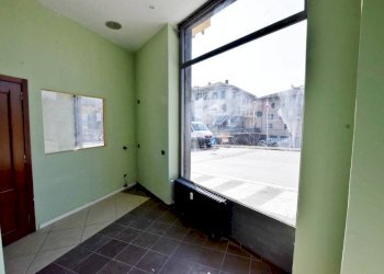 Interno non residenziale - Negozio piazzetta Francesco Perotti, Mondovì - foto 6