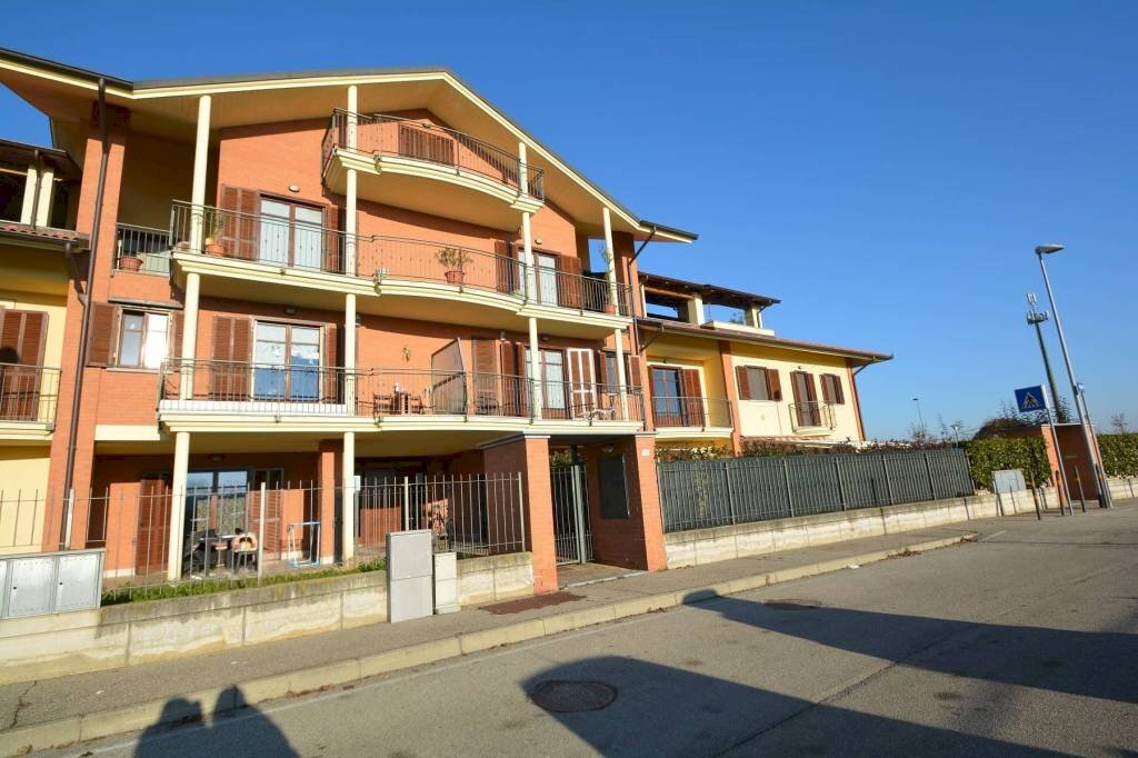 Facciata - Bilocale via Paolo Thaon de Revel, 21, Carmagnola - foto 1