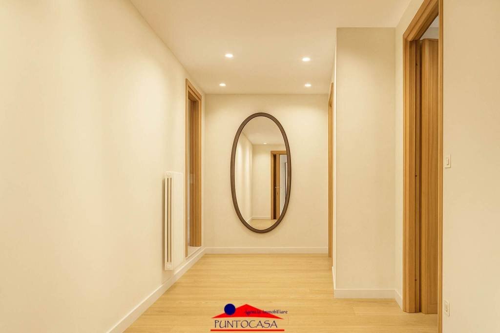 Corridoio - Appartamento via Luigi Cadorna, 3, Busca - foto 3