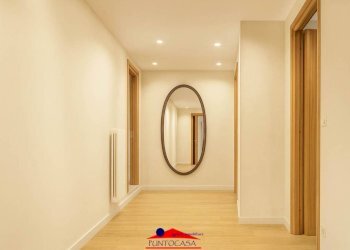 Corridoio - Appartamento via Luigi Cadorna, 3, Busca - foto 3