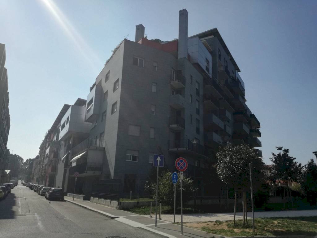 Facciata - Bilocale via Avellino, 23, Torino (zona Borgo Vittoria) - foto 1