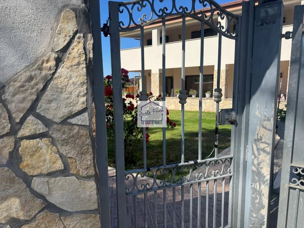 Ingresso - Villa via degli Olivi, Ardea - foto 3