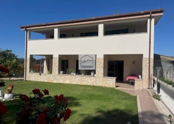 Facciata - Villa via degli Olivi, Ardea - foto 8