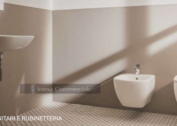 DETTAGLIO SANITARI E RUBINETTERIA 06 - Trilocale Brescia - foto 17